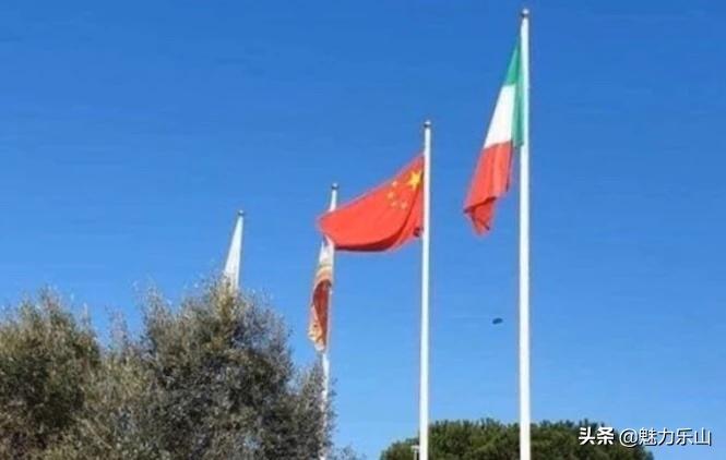 外国船只挂五星红旗，外国船只挂五星红旗图片