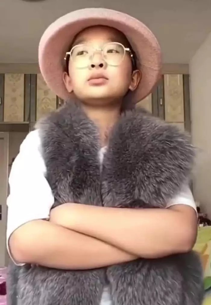 钟美美哭诉父亲家暴 ，钟美美哭诉父亲家暴视频
