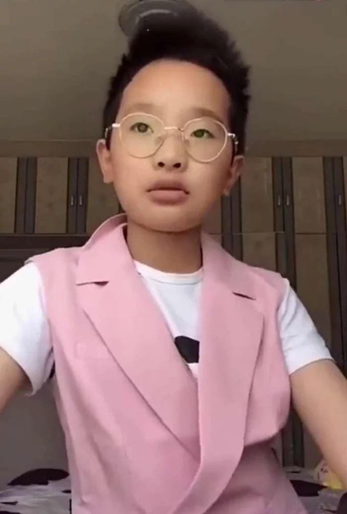 钟美美哭诉父亲家暴 ，钟美美哭诉父亲家暴视频