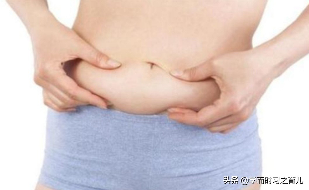 机上分娩女婴仅2斤，女子在飞机上生孩子