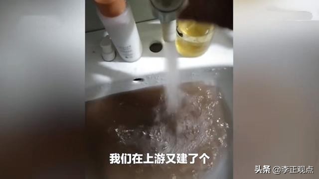自来水黄得像咖啡，自来水黄得像咖啡一样