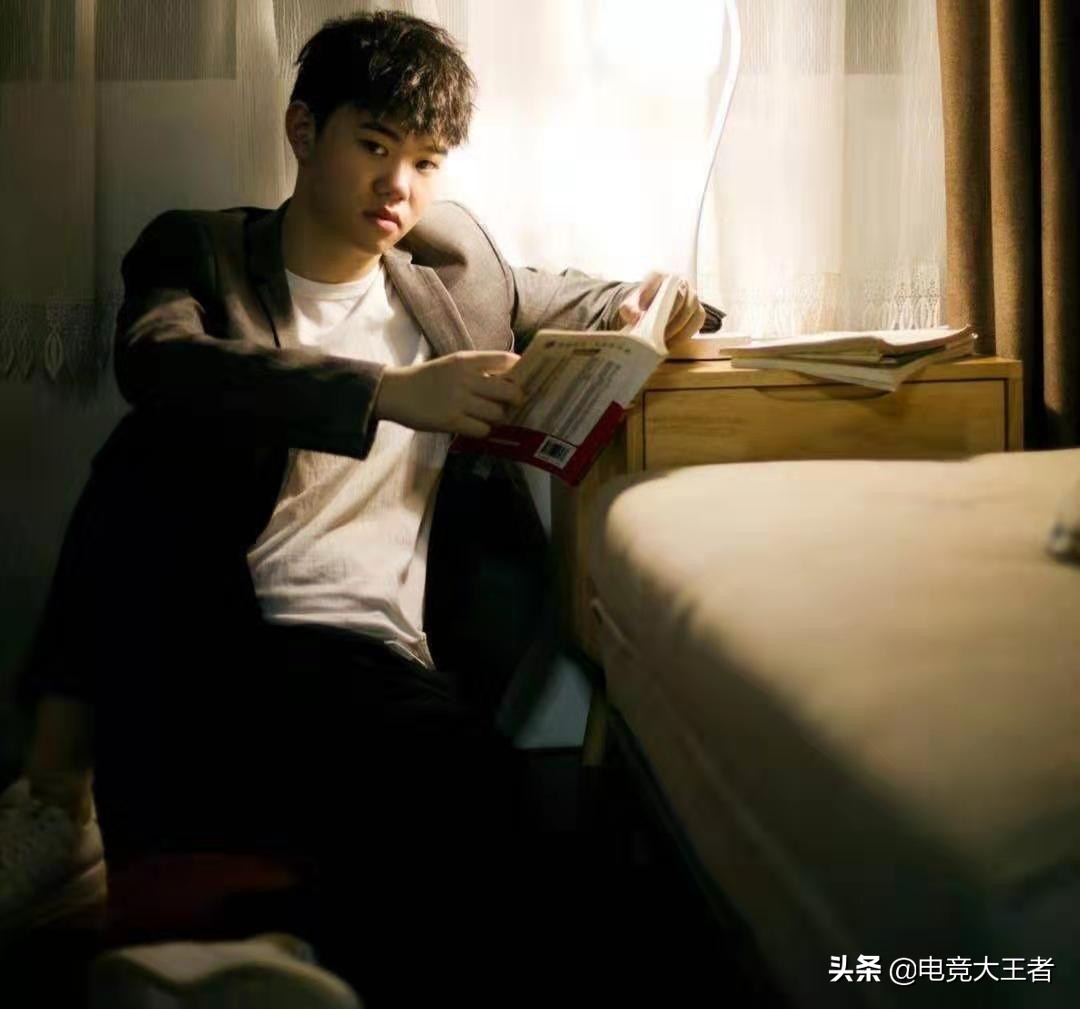 男主播被指出轨粉丝，主播发现男子风干