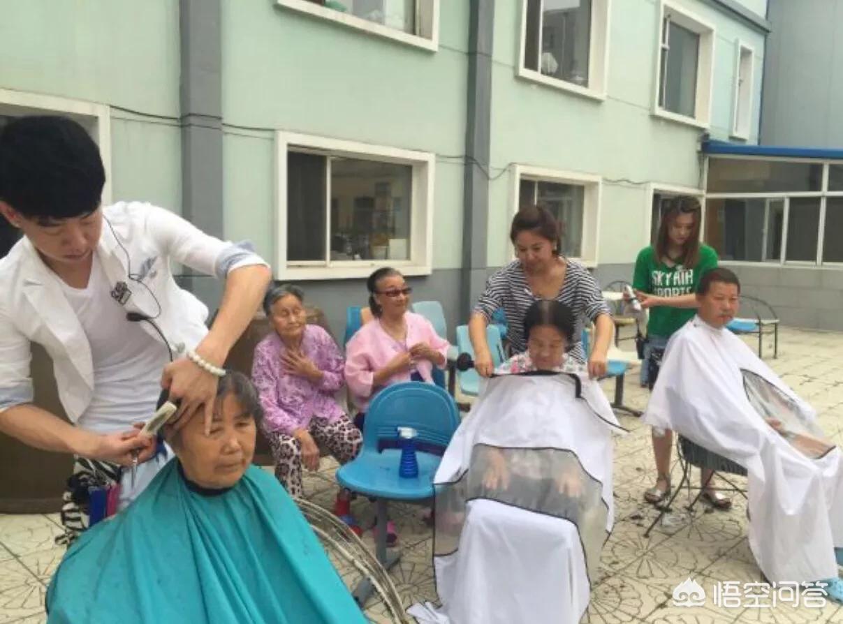 小伙一年减了220斤，小伙一年减了220斤正常吗