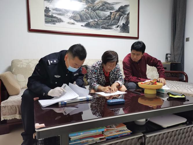 好心人挨家敲窗救人，好心人挨家敲窗救人什么意思