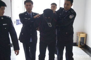 站桥梁跳水护栏倒塌，一脚桥栏杆倒塌视频