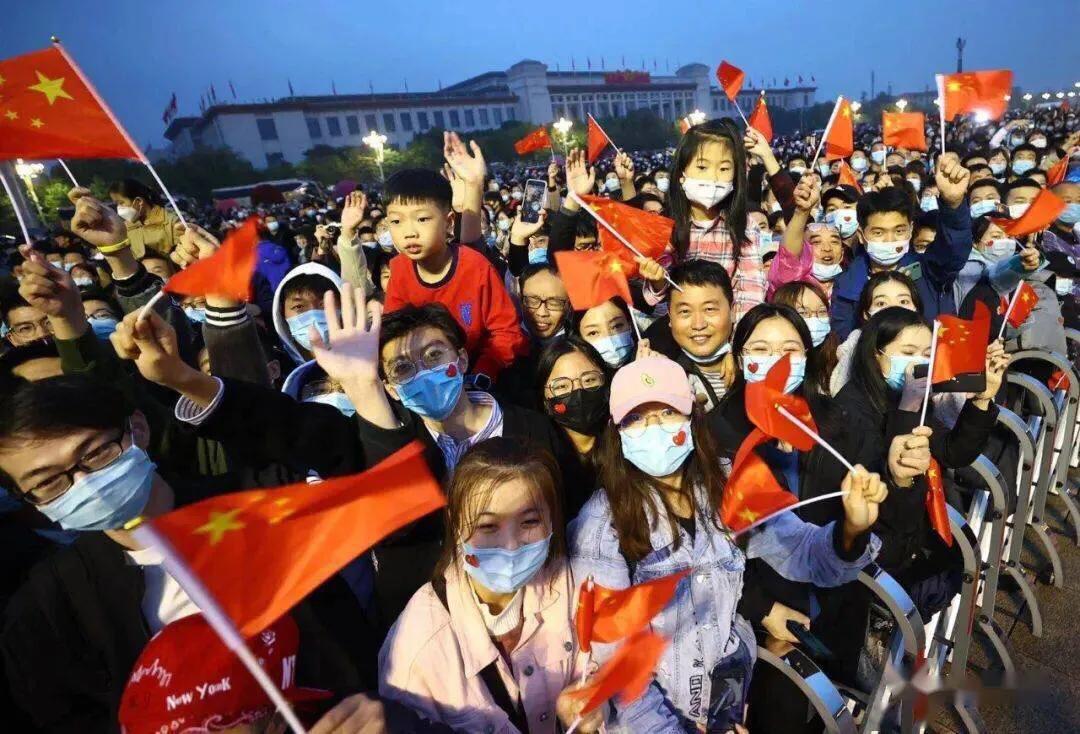 北京大街小巷挂国旗，北京大街小巷挂国旗图片