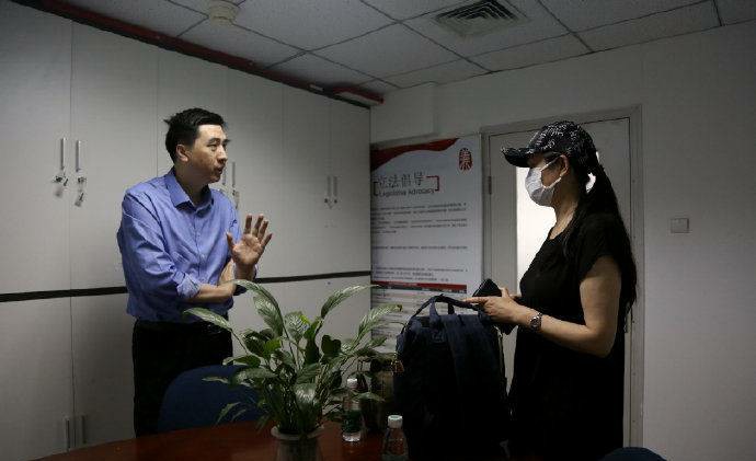 江歌妈妈胜诉获赔，江歌妈妈谈网友留言 听哭众人