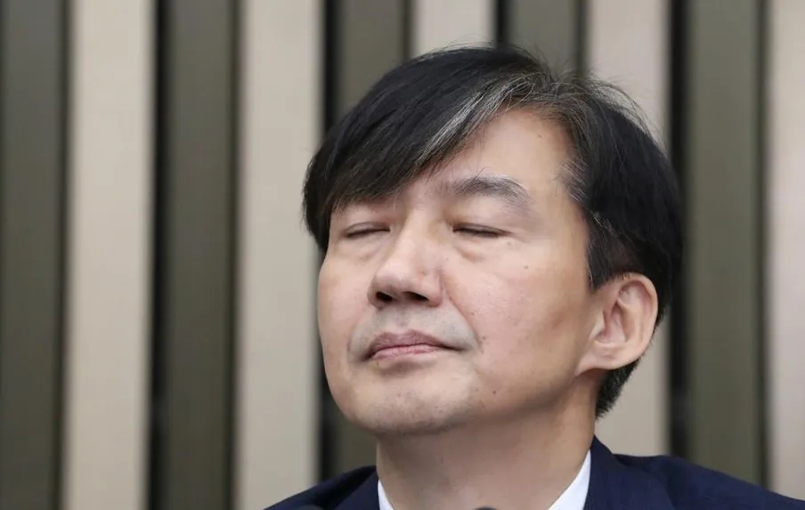 和女友内幕交易被拘，