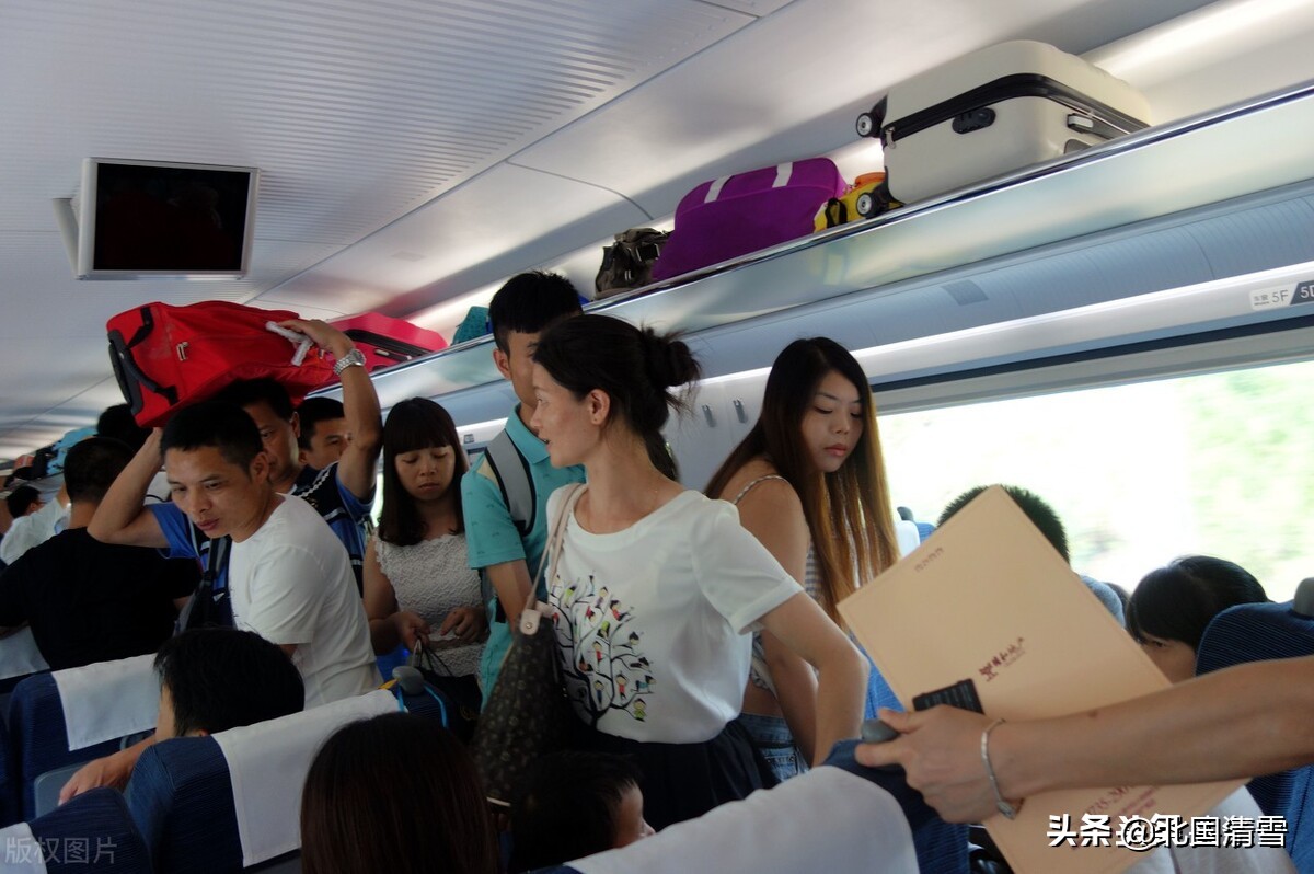 列车上铺跌落砸伤人，列车上铺跌落砸伤人怎么赔偿