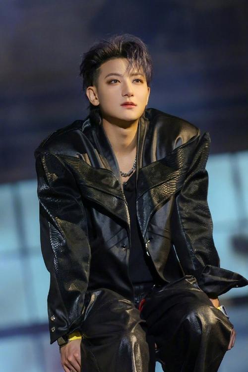 鹿晗没去黄子韬婚礼，鹿晗没去黄子韬婚礼吗