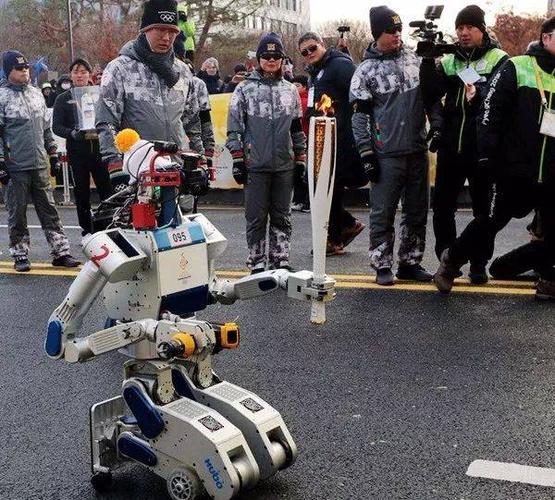 机器人当上火炬手了，机器人当上火炬手了吗