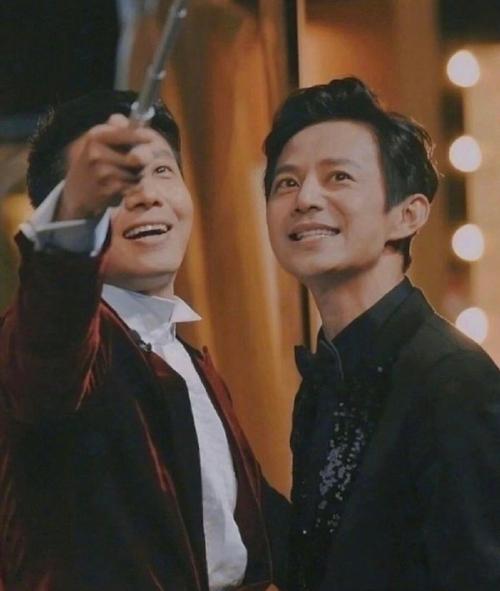 何炅金龟子同台合唱，何炅和金龟子合作的节目叫什么