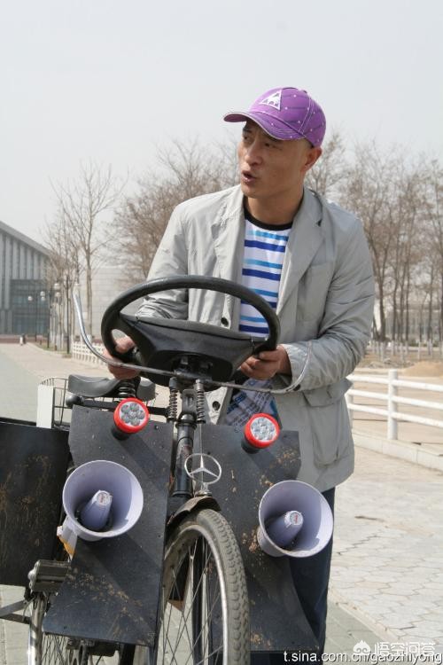 男子开车撞倒持刀者 ,男子开车撞倒持刀者视频 男子开车撞倒持刀者 ,男子开车撞倒持刀者视频