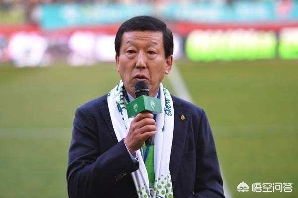 韩学生向高考者磕头 ,韩国高考跪拜 韩学生向高考者磕头 ,韩国高考跪拜