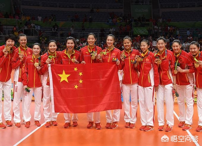 韩学生向高考者磕头 ,韩国高考跪拜 韩学生向高考者磕头 ,韩国高考跪拜