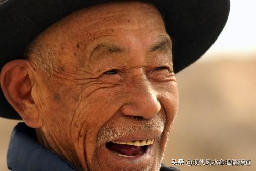 老人冲进新人家要钱，老人冲进新人家要钱怎么办