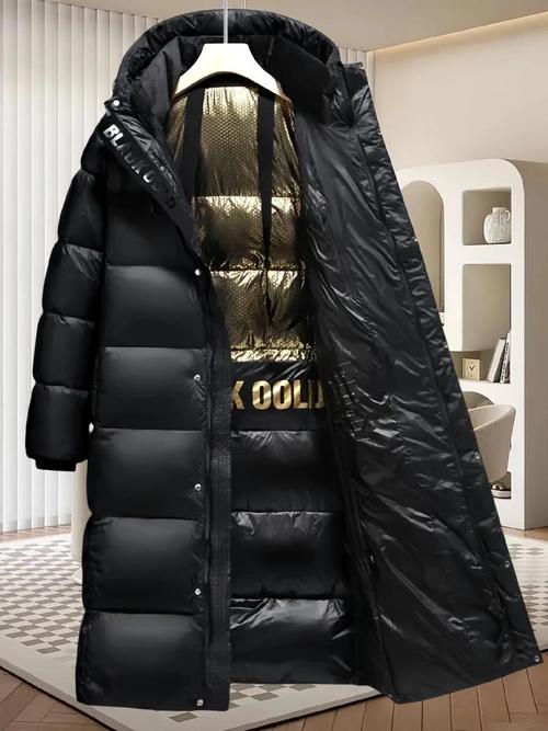 1件羽绒服需100只鸭，1件羽绒服需100只鸭绒多少克