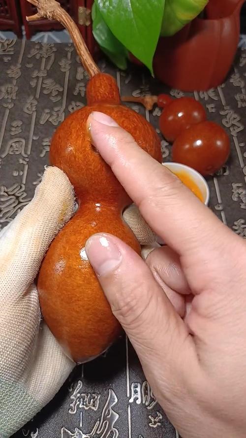 文玩葫芦突然摇起来，文玩葫芦突然摇起来怎么回事