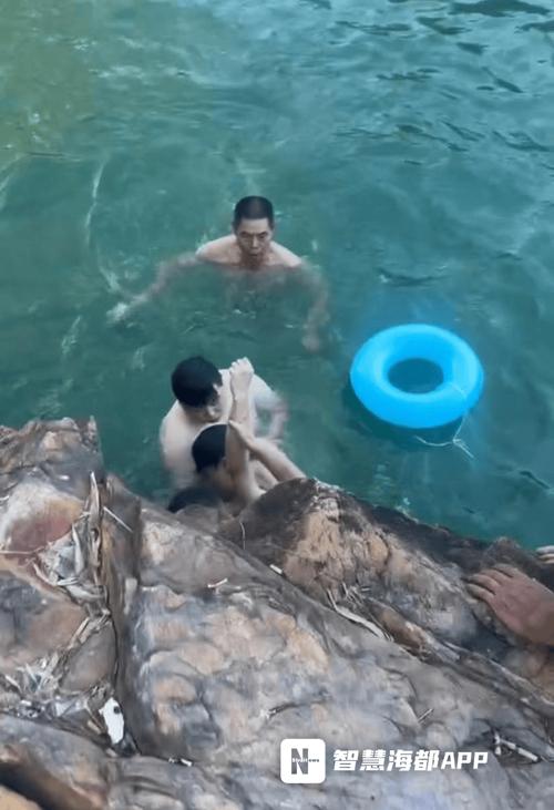 泳池溺亡30分无人救，泳池溺水身亡