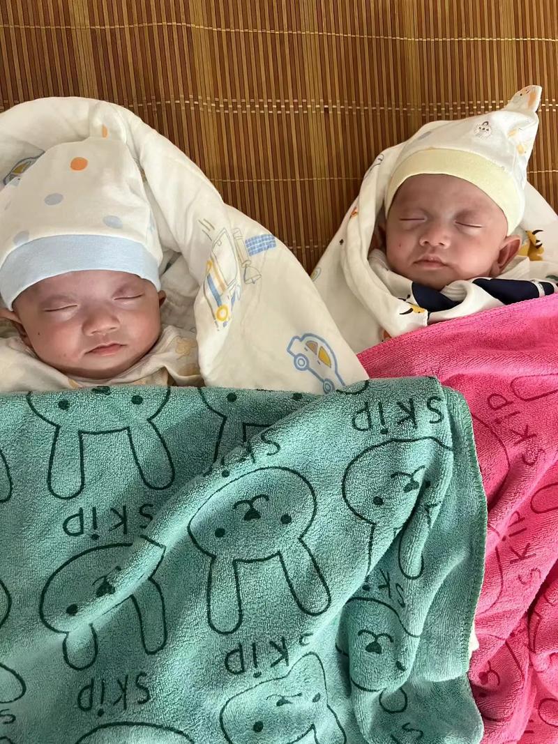 失联双胞胎平安回家，失联双胞胎平安回家视频