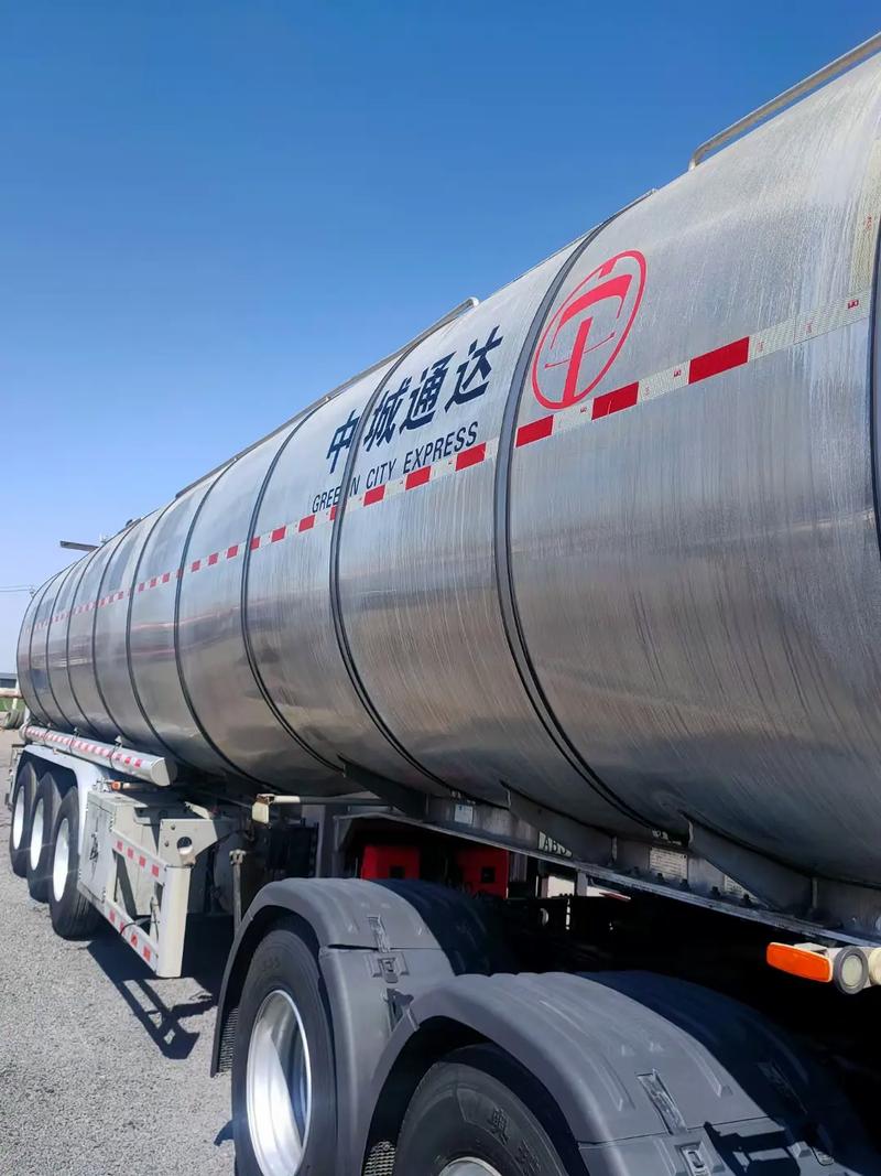 食用油罐车拉化学品，食用油罐车拉化学品违法吗