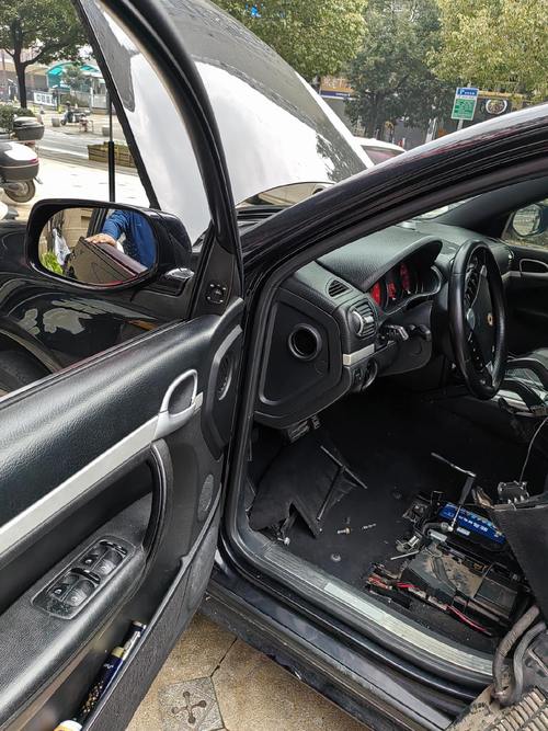 开保时捷偷190块电瓶，开保时捷偷190块电瓶会怎么样