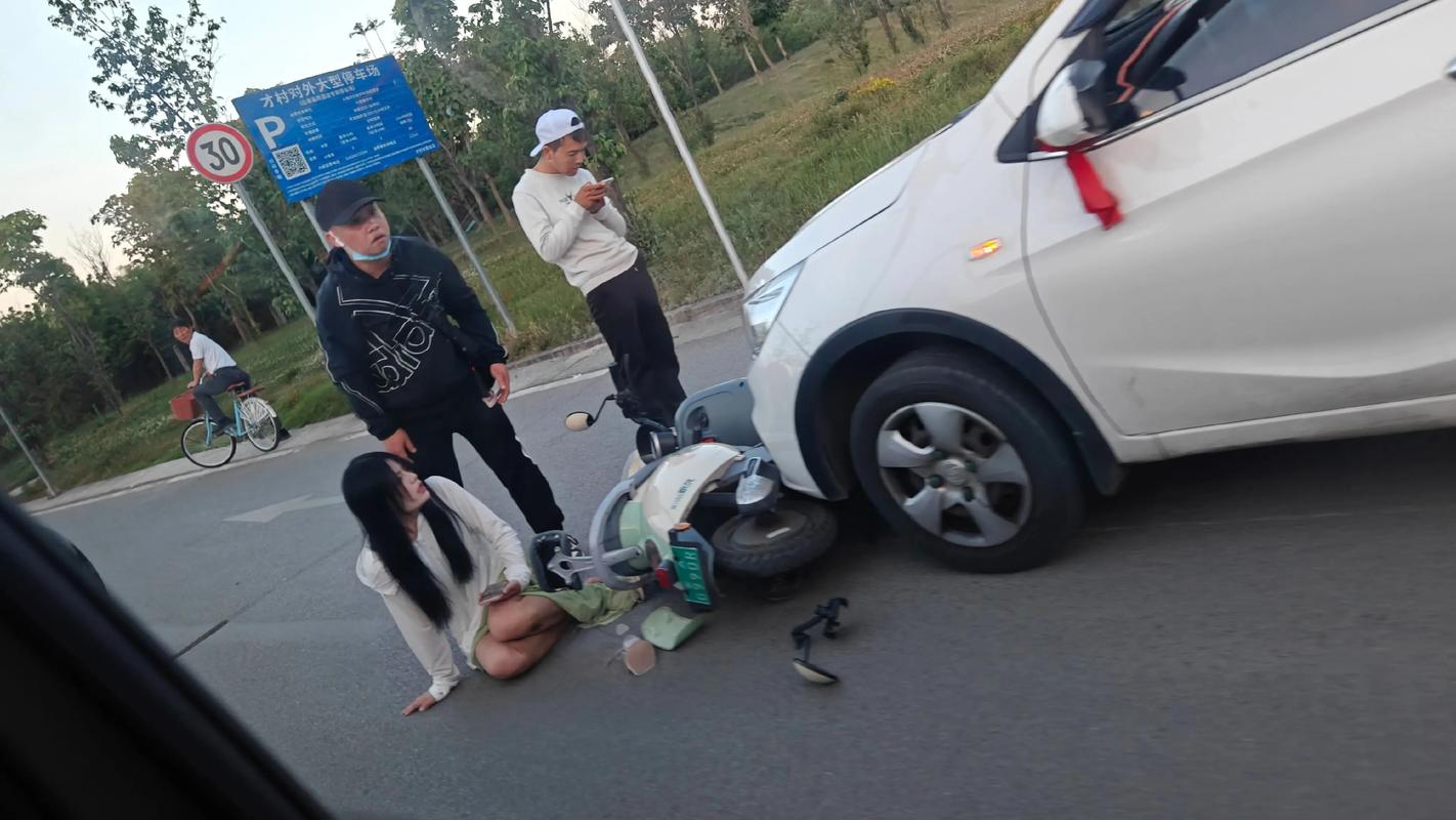 2人推车被撞身亡，推车撞到人算事故吗