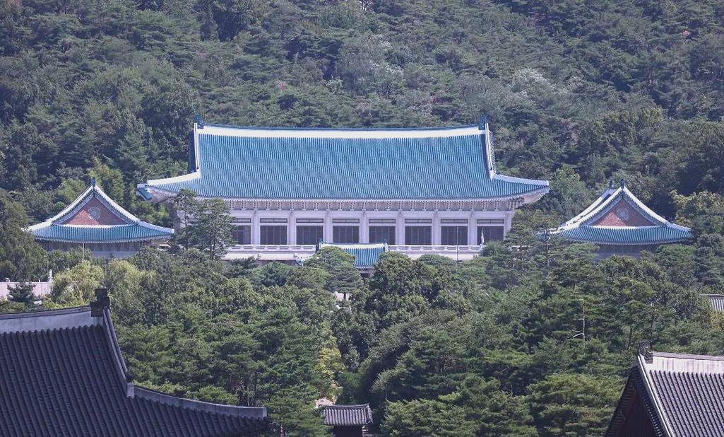 韩国总统重回青瓦台，韩国总统府青瓦台