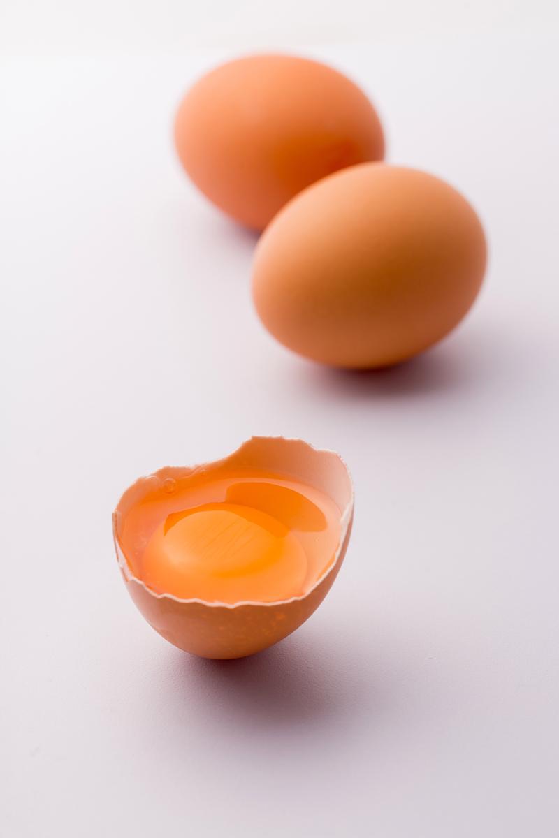 吃鸡蛋惊现蛋中蛋，女子吃鸡蛋惊现蛋中蛋